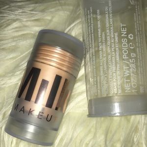 Milk luminous blur stick